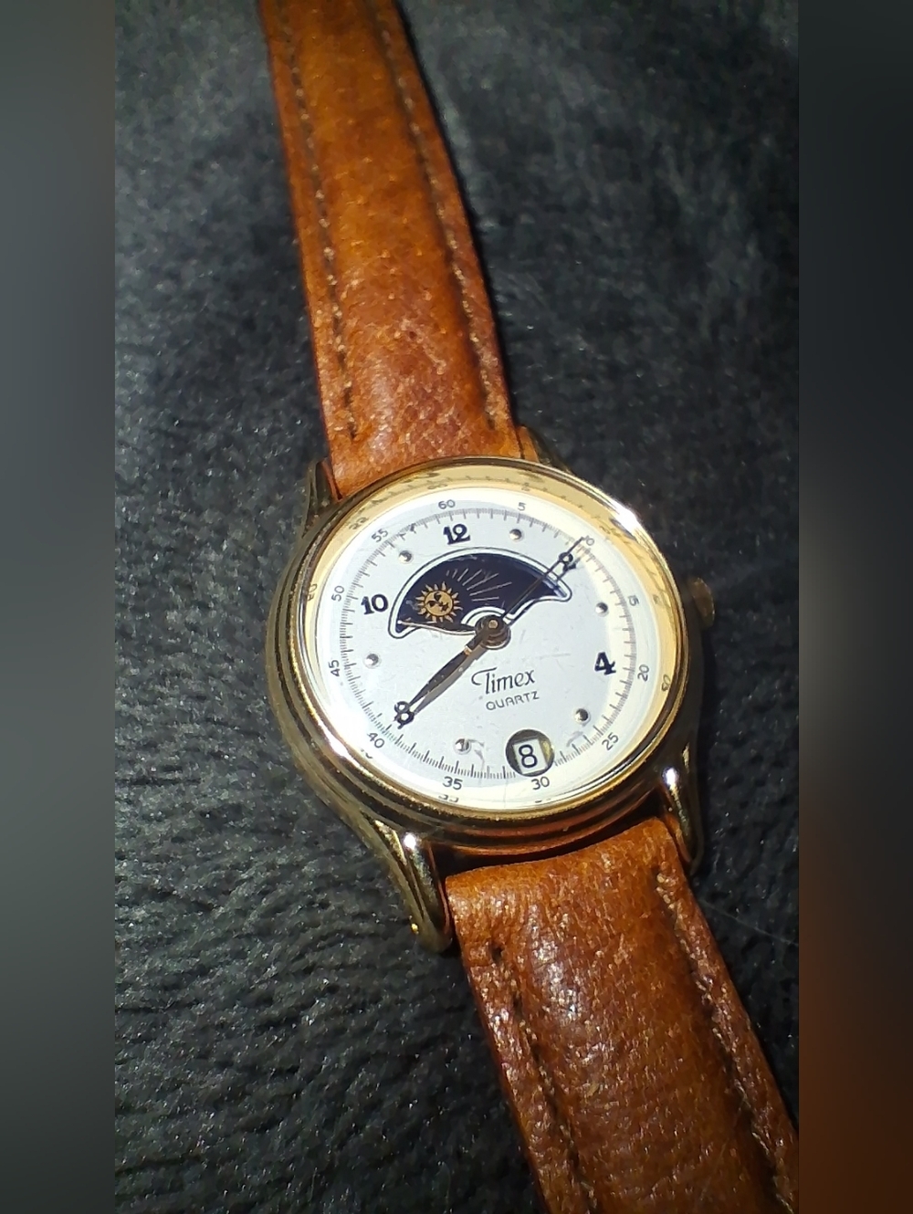 Vintage Never Worn Timex  Moonphase Watch with Leather Band - Picture 4 of 7